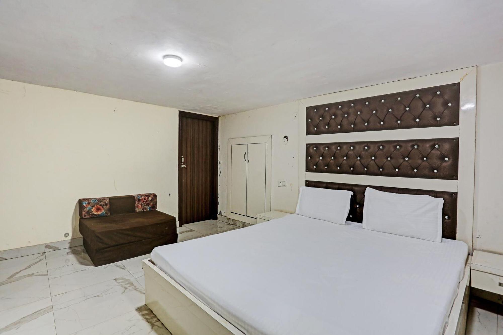 Hotel O Saffron Night Stay Amritsar Esterno foto