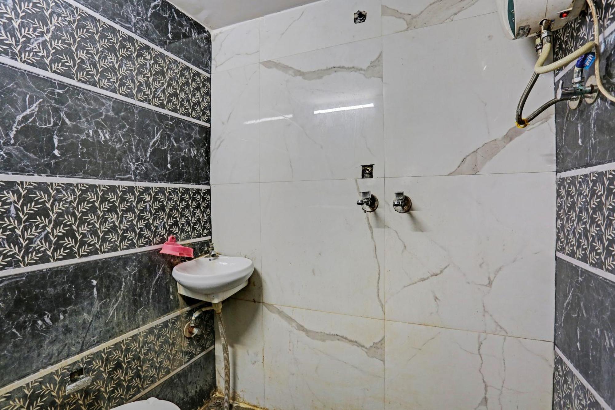 Hotel O Saffron Night Stay Amritsar Esterno foto